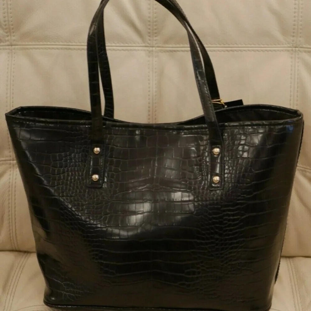 BEBE Black Faviola Stamped Croco Tote Purse w/Matching Pouch. EUC